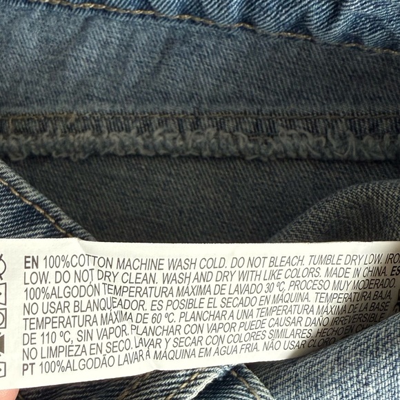 Forever 21|Denim Frayed Hem Jean Shorts in light wash,no pockets on back•••NWT - Picture 9 of 12